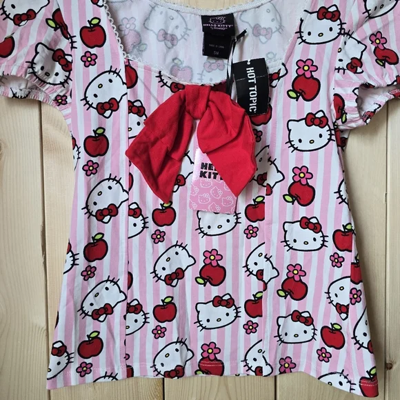 Hello Kitty Sanrio Hot Topic Apples Flowers Bow Blouse Womens Small/Medium - Picture 2 of 13